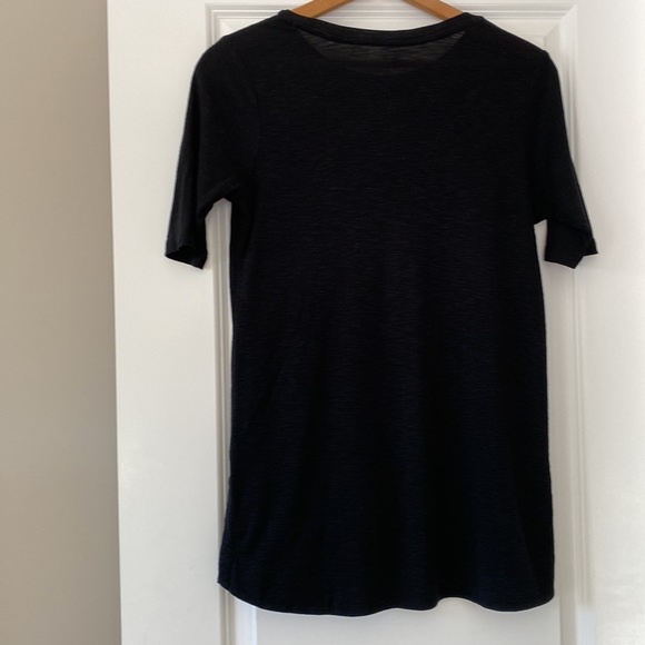 J Jill Pima Shirttail Tunic Top w Side Vents - Picture 9 of 10